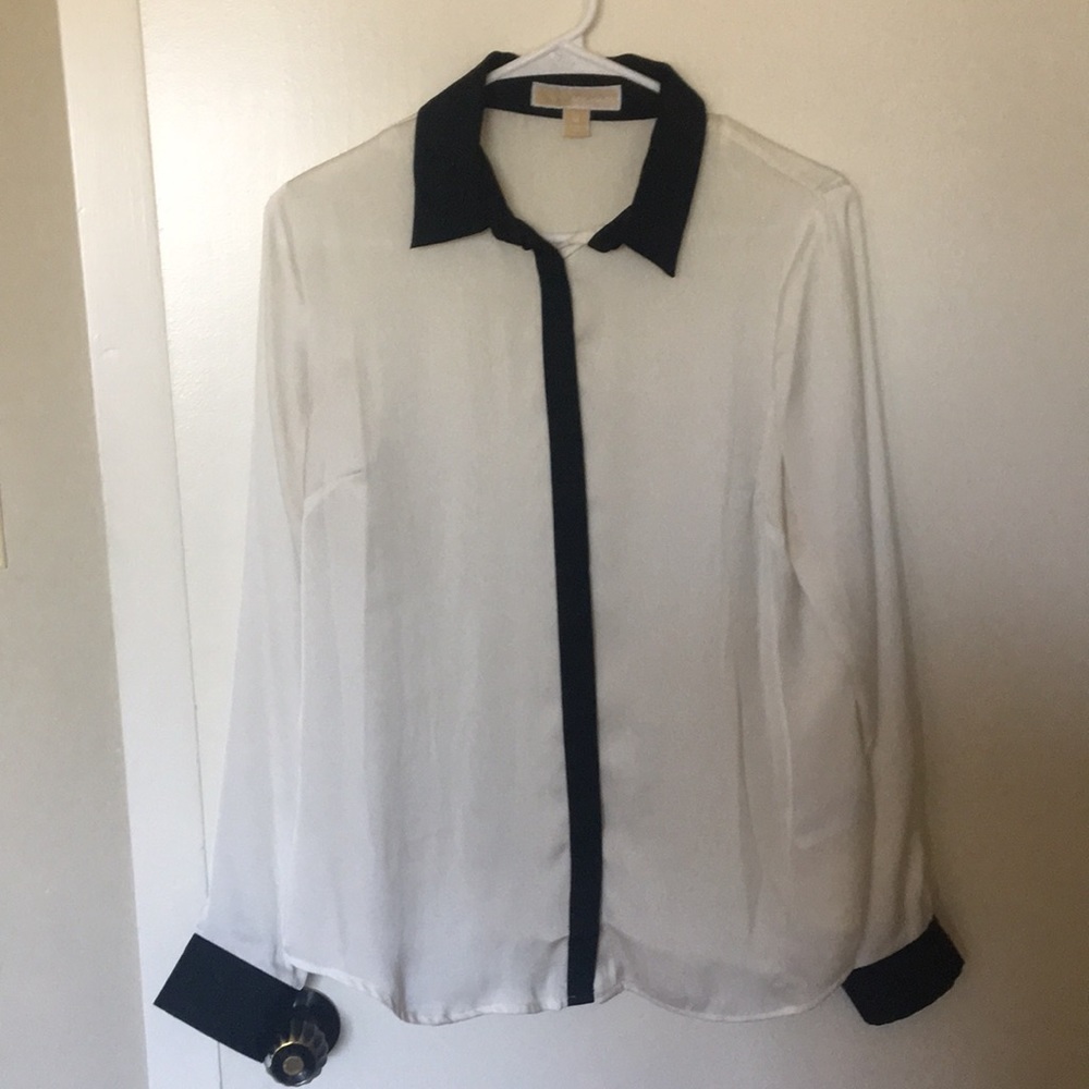 Long sleeved dress blouse